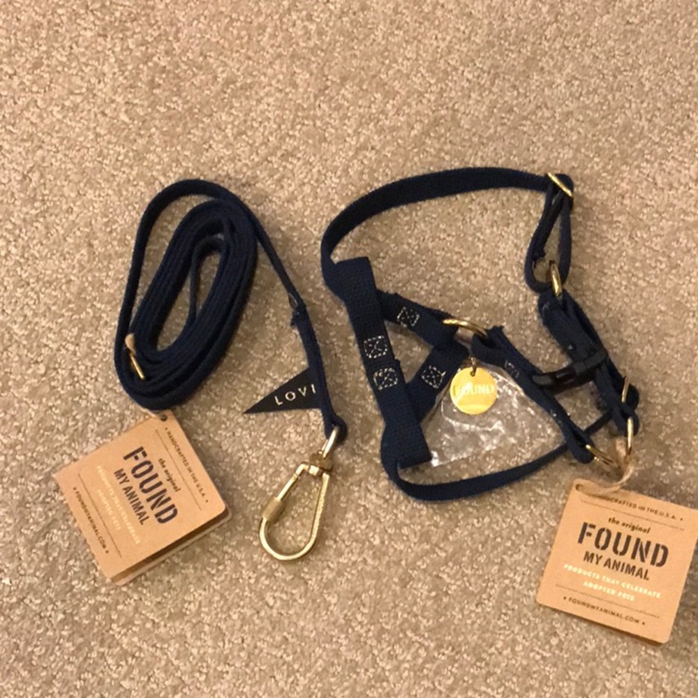FOUND MY ANIMAL SMALL DOG/CAT HARNESS WITH MEDIUM LEAD IN NAVY